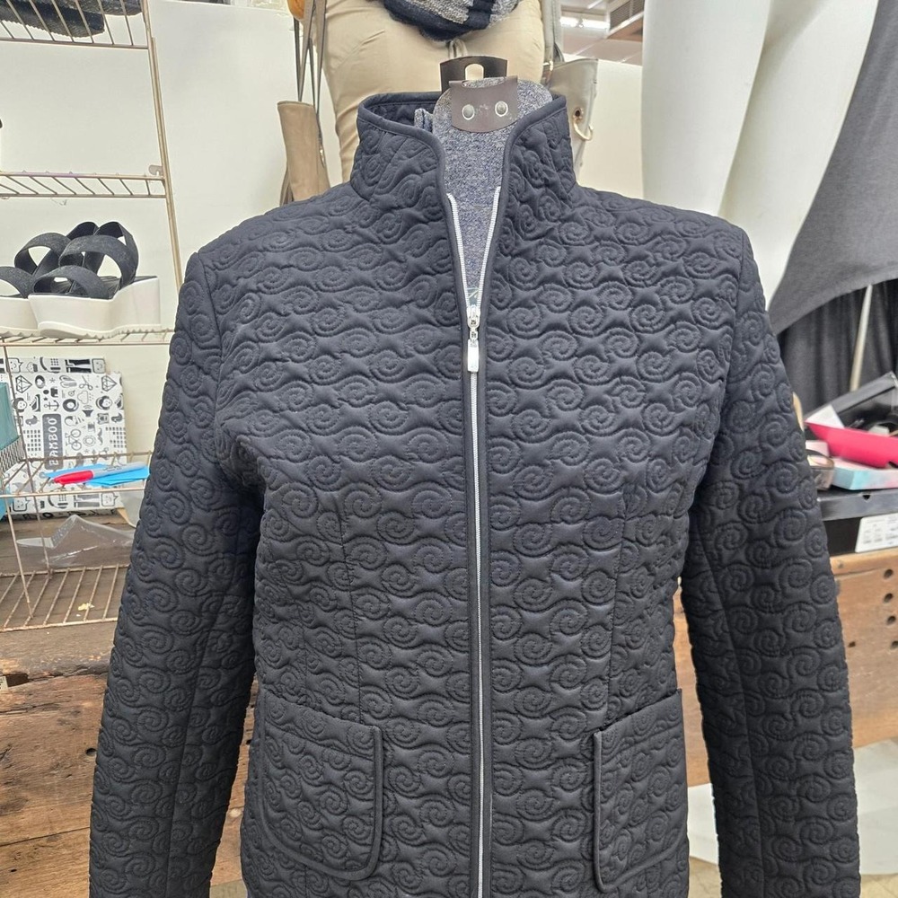 Gallery black quilted jacket with spiral pattern, size XL - Picture 1 of 7